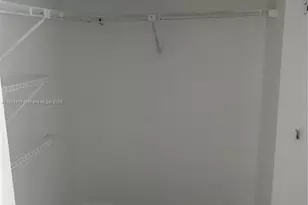 425 W Park Dr, Miami, FL 33172 - Photo 15