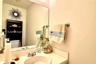 1444 NW 97th Ave, Pembroke Pines, FL 33024 - Photo 13