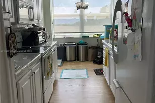 1100 St Charles Pl, Pembroke Pines, FL 33026 - Photo 15