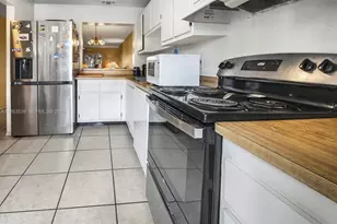 9351 NW 14th Ct, Pembroke Pines, FL 33024 - Photo 9