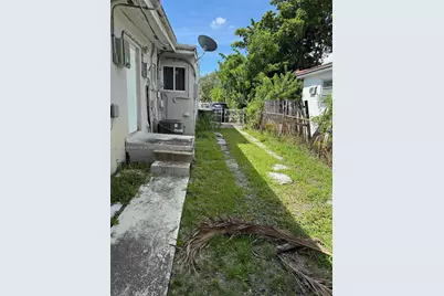 985 NE 146th St, North Miami, FL 33161 - Photo 11