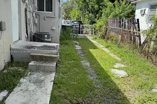 985 NE 146th St, North Miami, FL 33161 - Photo 11