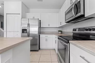 20544 NE 5th Pl, Miami, FL 33179 - Photo 5