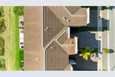 20544 NE 5th Pl, Miami, FL 33179 - Photo 27