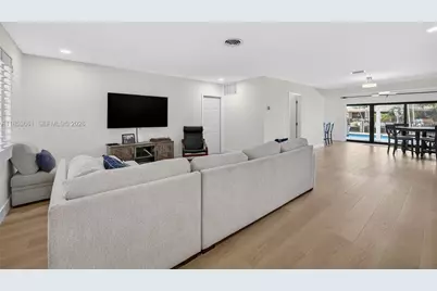 2481 SE 15th St, Pompano Beach, FL 33062 - Photo 15