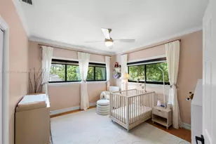 251 E Shore Dr E, Miami, FL 33133 - Photo 37