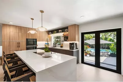 251 E Shore Dr E, Miami, FL 33133 - Photo 33