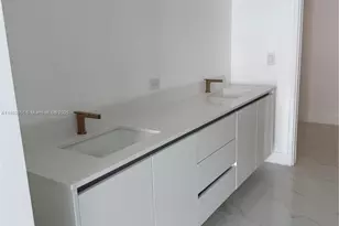 700 NE 24th St, Miami, FL 33137 - Photo 5