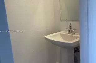 1092 SE 23rd Ave, Homestead, FL 33035 - Photo 9