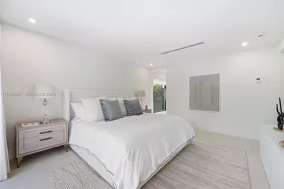 899 NE 71st St, Miami, FL 33138 - Photo 17