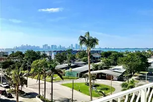 7601 E Treasure Dr, North Bay Village, FL 33141 - Photo 3