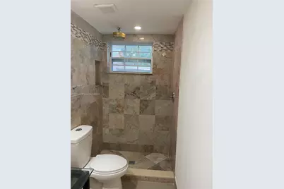 7725 Carlyle Ave #4, Miami Beach, FL 33141 - Photo 11