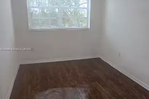 11630 SW 2nd St, Pembroke Pines, FL 33025 - Photo 13