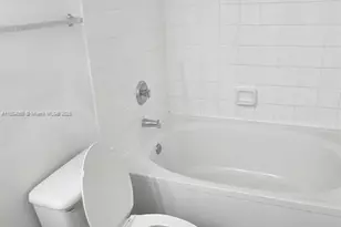 11630 SW 2nd St, Pembroke Pines, FL 33025 - Photo 5