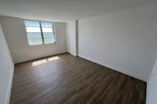 500 Bayview Dr, Sunny Isles Beach, FL 33160 - Photo 23