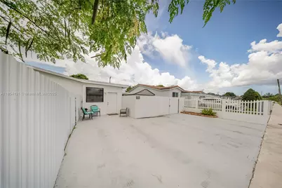 7605 W 6th Ave, Hialeah, FL 33014 - Photo 7