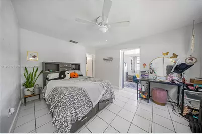 7605 W 6th Ave, Hialeah, FL 33014 - Photo 31