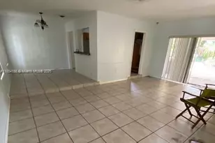 8465 SW 143rd St, Palmetto Bay, FL 33158 - Photo 3