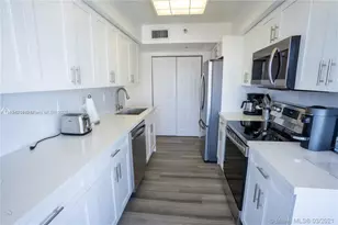 3530 Mystic Pointe Dr, Aventura, FL 33180 - Photo 11