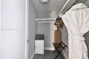 1435 Brickell Ave, Miami, FL 33131 - Photo 19