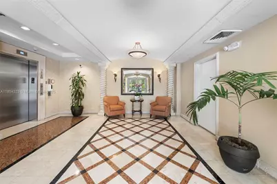 723 Crandon Blvd #305, Key Biscayne, FL 33149 - Photo 3