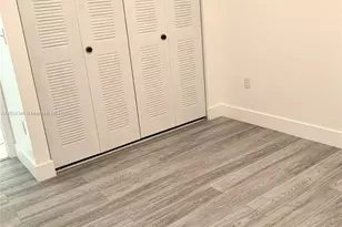 469 NE 207th Ln, Miami, FL 33179 - Photo 13