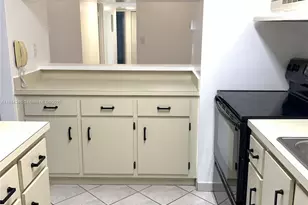 469 NE 207th Ln, Miami, FL 33179 - Photo 5