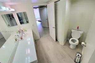 3530 Mystic Pointe Dr, Aventura, FL 33180 - Photo 23