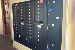 8000 N Sunrise Lakes Dr, Sunrise, FL 33322 - Photo 23