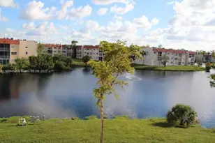 8000 N Sunrise Lakes Dr, Sunrise, FL 33322 - Photo 33