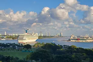 1040 Biscayne Blvd, Miami, FL 33132 - Photo 9