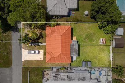 11020 NE 10th Ave, Biscayne Park, FL 33161 - Photo 3