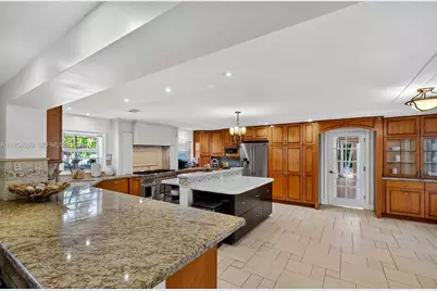 1051 NE 89th St, Miami, FL 33138 - Photo 17