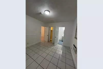 7155 Rue Notre Dame #4, Miami Beach, FL 33141 - Photo 3