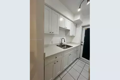 7155 Rue Notre Dame #4, Miami Beach, FL 33141 - Photo 5