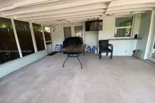 1350 NE 30th St, Oakland Park, FL 33334 - Photo 19