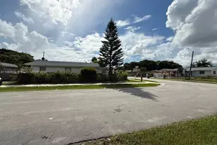 3025 NW 11th St, Fort Lauderdale, FL 33311 - Photo 3