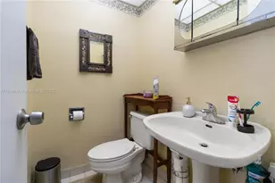 765 W 80th St, Hialeah, FL 33014 - Photo 9