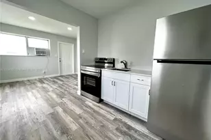 725 NW 7th Ave, Hallandale Beach, FL 33009 - Photo 1