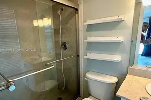 7600 Collins Ave, Miami Beach, FL 33141 - Photo 13