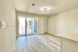 2535 NE 193rd St, Miami, FL 33180 - Photo 9