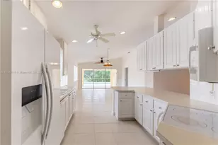 8528 SE Retreat Dr, Hobe Sound, FL 33455 - Photo 11