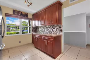 12901 SW 15th Ct, Pembroke Pines, FL 33027 - Photo 7