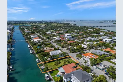 10201 E Broadview Dr, Bay Harbor Islands, FL 33154 - Photo 13