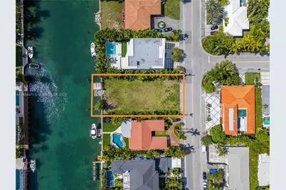 10201 E Broadview Dr, Bay Harbor Islands, FL 33154 - Photo 11