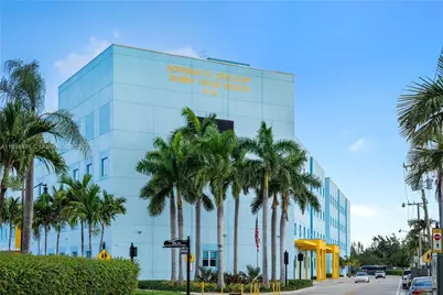 10201 E Broadview Dr, Bay Harbor Islands, FL 33154 - Photo 23