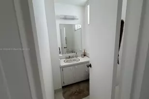 7800 Carlyle Ave, Miami Beach, FL 33141 - Photo 25