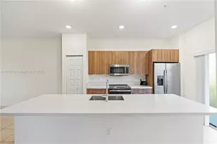 7831 NW 104th Ave, Doral, FL 33178 - Photo 11