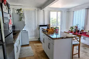 2816 Pine Tree Dr, Miami Beach, FL 33140 - Photo 9