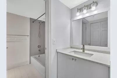 816 NW 11th St #1208, Miami, FL 33136 - Photo 23